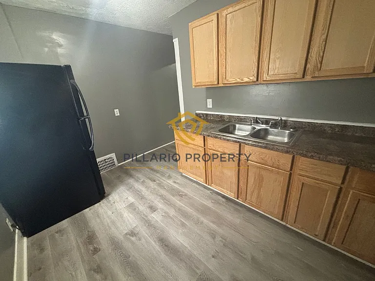 706-708 N Bosart Ave — Photo 6