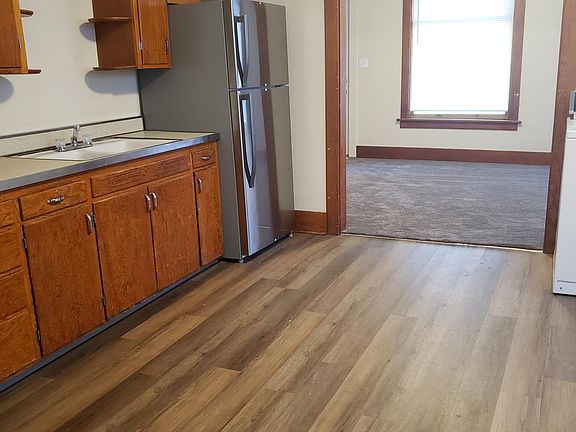 2nd image of 206 E Hammond St #3