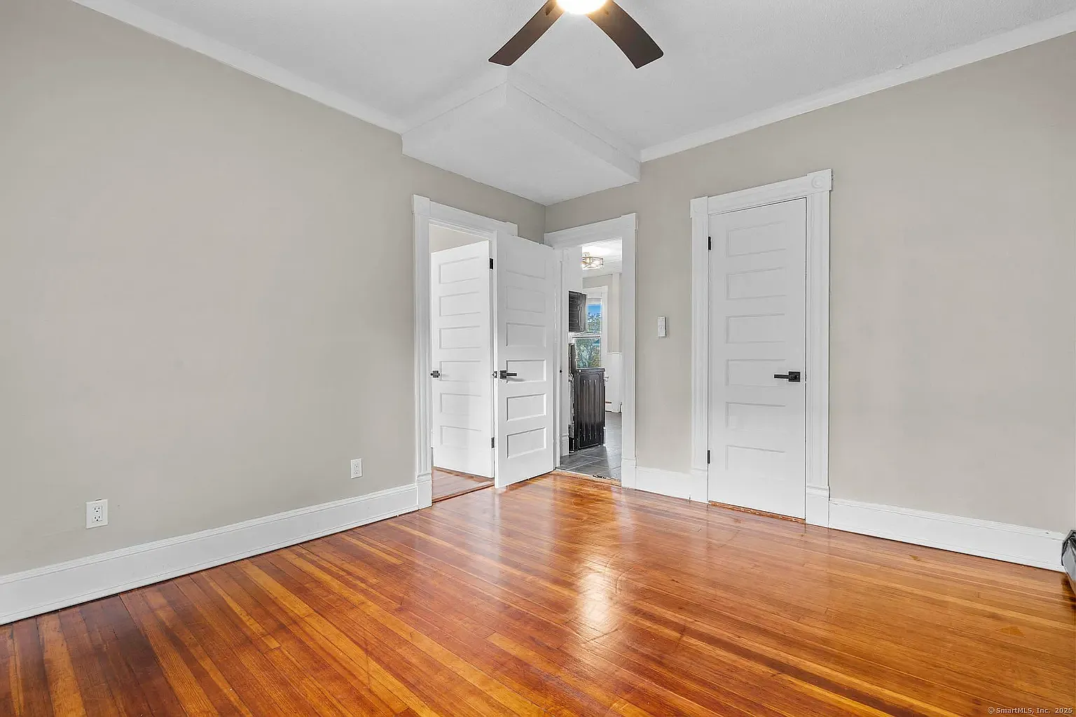 2 bed, 1098 sqft, $2,300 — Photo 3