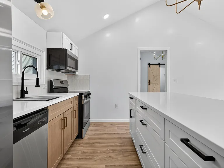 120 Normal Ave #4 — Photo 2