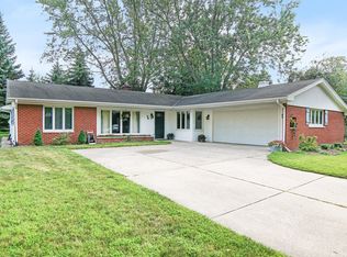46 Bellwood Dr, Holland, MI 49423
