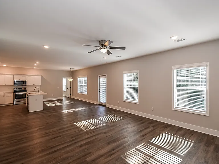 67 Greyfield Dr — Photo 3