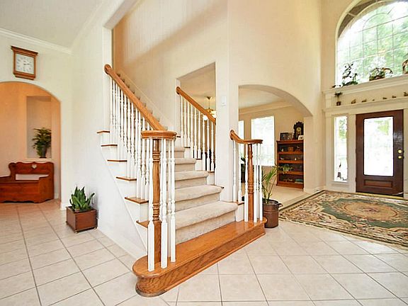 4th image of 7102 Cranford Ct