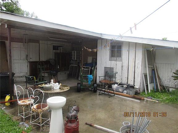 4th image of 156-58 4th St
