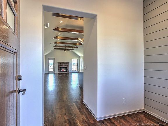 4th image of 2423 W Kingsport Ct