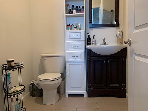 3rd image of 42-48 Norfolk St #18