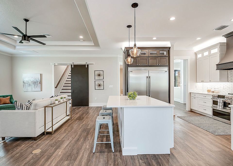 1st image of 100 E Christina Blvd
