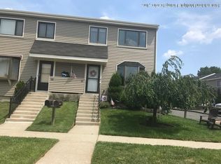 35 Arrowood Ct, Staten Island, NY 10309