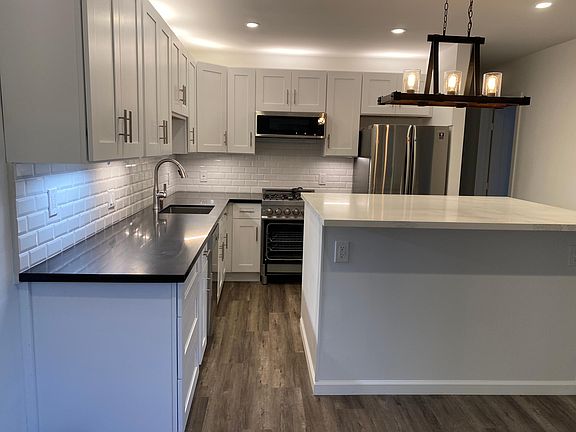3rd image of 8331 Blackburn Ave #5