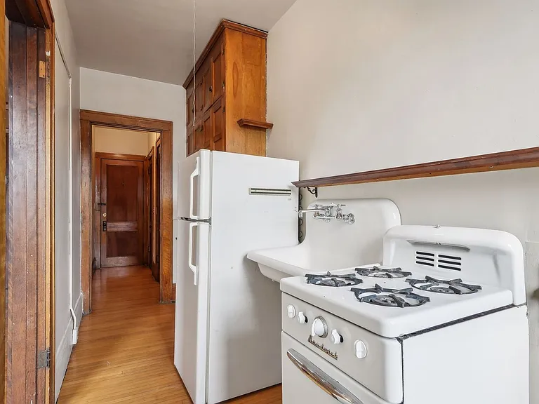 1426 West 31st Street — Photo 6