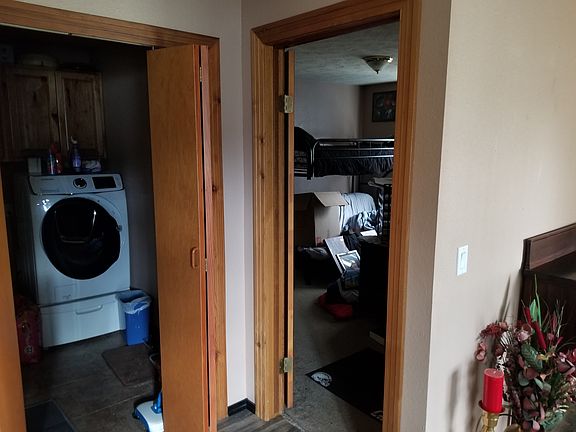 Main laundry, office or bed