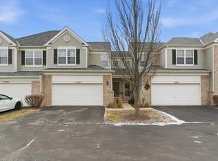 2190 Braeburn Dr Unit B, Wauconda, IL