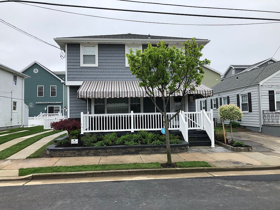 2nd image of 212 N Huntington Ave