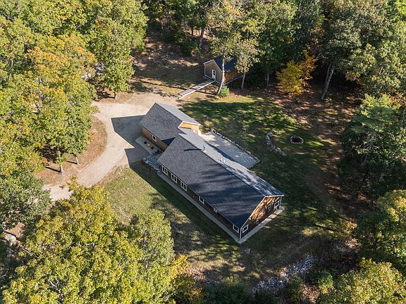 2nd image of 25 River Rock Lane