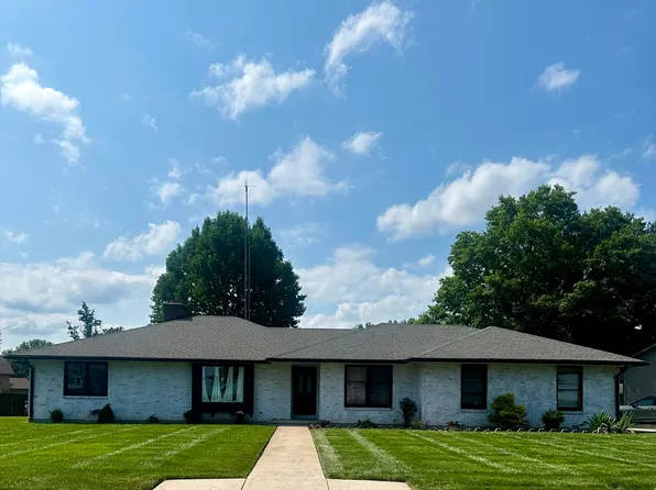 651 S Lake Dr, Marshall, MO 65340