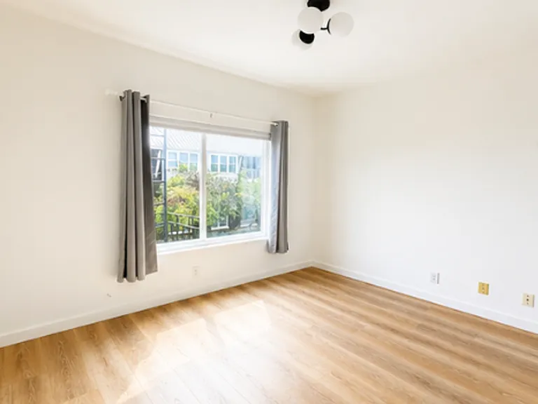 2038 McAllister St — Photo 3