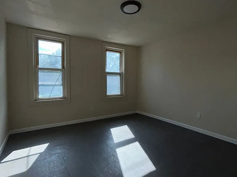 38 Bond St — Photo 7