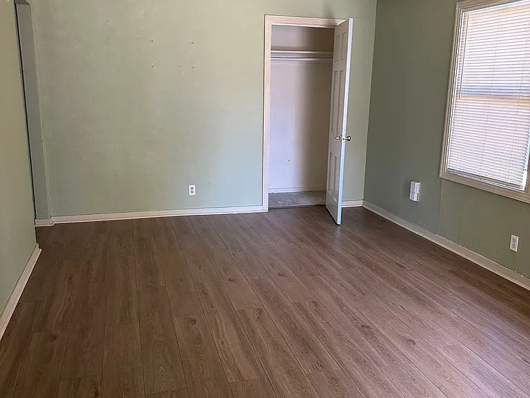 5206 & 5208 Thurman Way #5208 — Photo 9