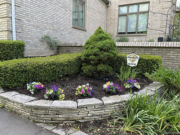 2nd image of 1721 Archers Pointe