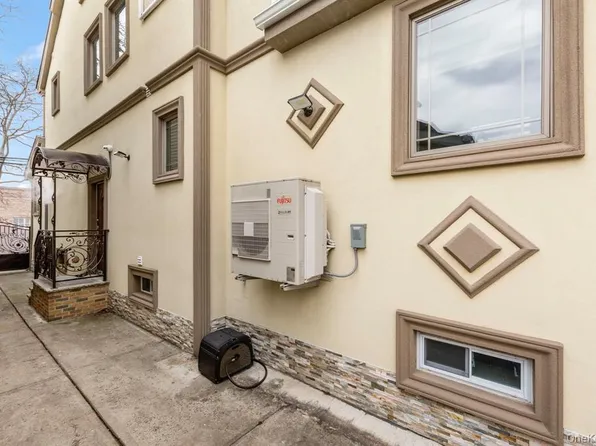 158-18 77th Avenue image 20 of 27