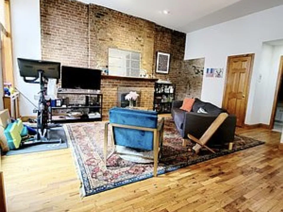 154 W 74th St #1R