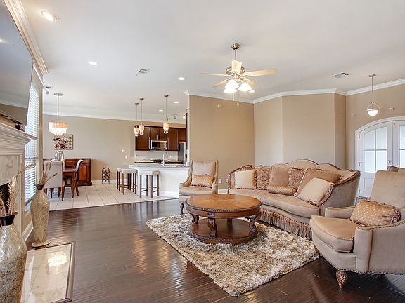 3rd image of 125 Oak Bend Dr