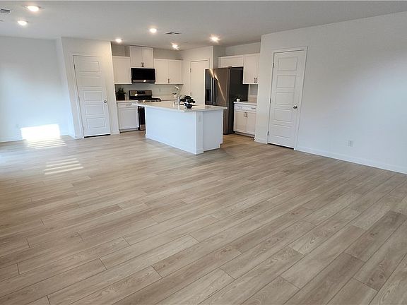 4th image of 113 Scarhill Track Ave
