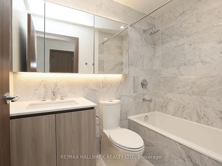 17 Bathurst St #4007 — Photo 6