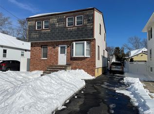 20 Wyona Avenue, Lindenhurst, NY 11757