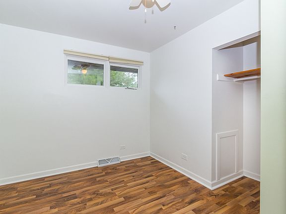 5th image of 26856 N Oakdale Ln