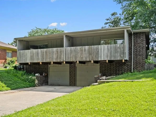 8435 Kessler St, Overland Park, KS 66212