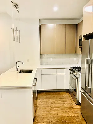 Rented by Chous Realty Group Inc | media 2