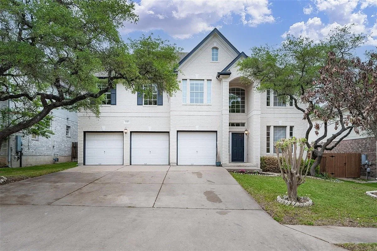 5 bed, 3.0 bath, 2956 sqft, $3,850 — Photo 1