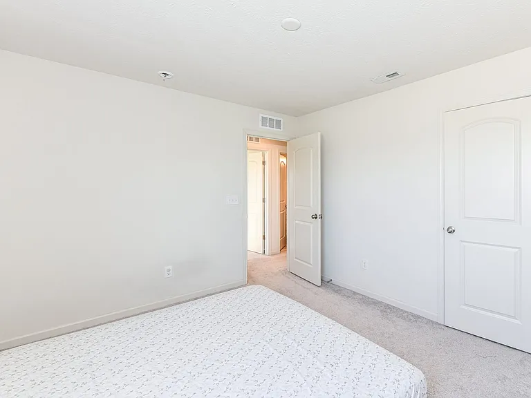 5528 Rothbury Rd — Photo 28