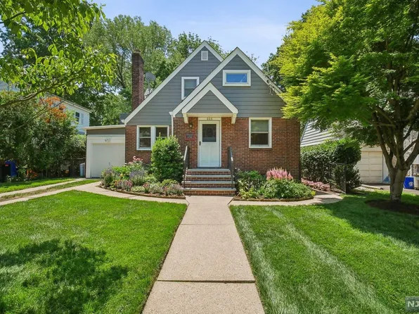 666 Kent Ave, Teaneck, NJ 07666