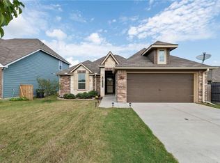 10128 Mickler Ln, Waco, TX 76708