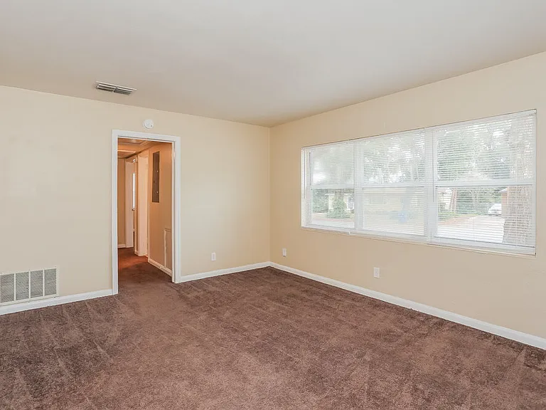 7812 Denham Rd E — Photo 4