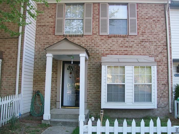 1st image of 707 Oak Hurst Ct