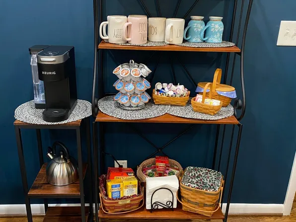 400 College Park Dr, Lynchburg, VA 24502