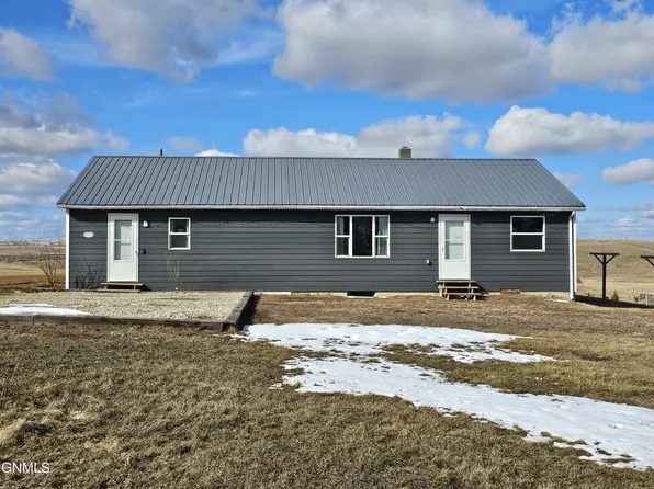 150 Bennett St, Fortuna, ND 58844