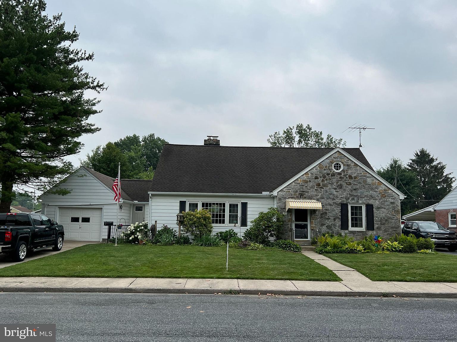 330 E Chestnut St, Cleona, PA 17042 Zillow