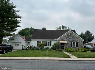 330 E Chestnut St, Cleona, PA 17042