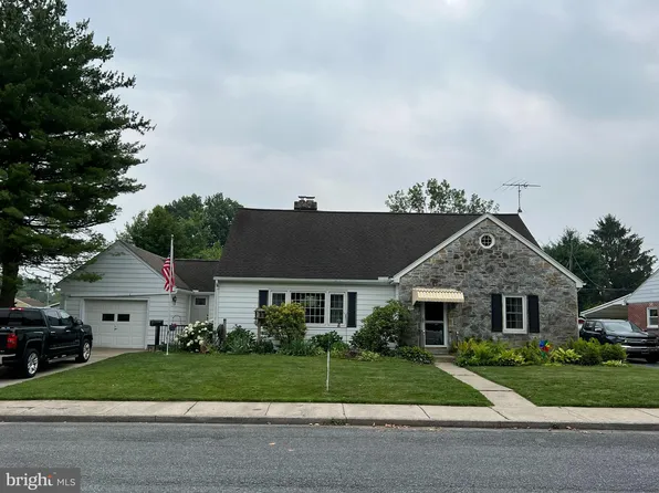 330 E Chestnut St, Cleona, PA 17042