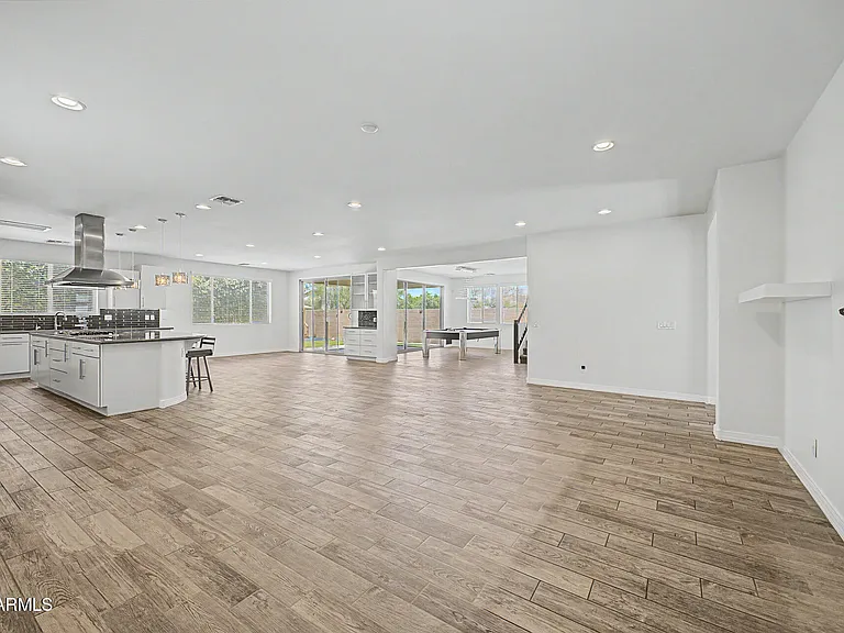 15912 W Sierra St — Photo 7