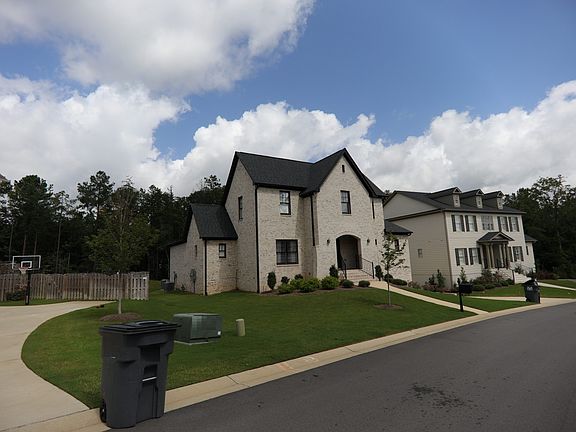 2nd image of 2293 Southampton Dr