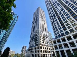 30 Elm Dr W #3902, Mississauga, ON L5B 0N6