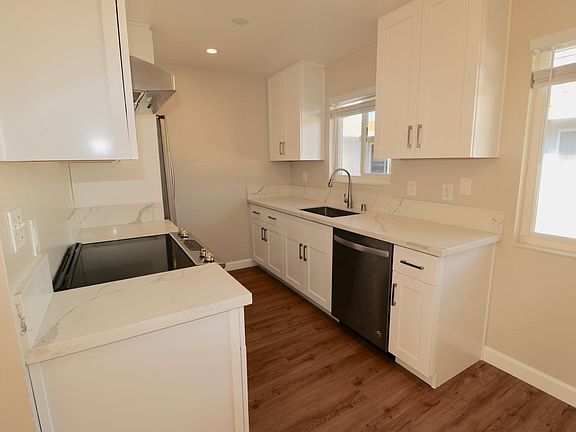 5th image of 466 Studio Cir APT 5