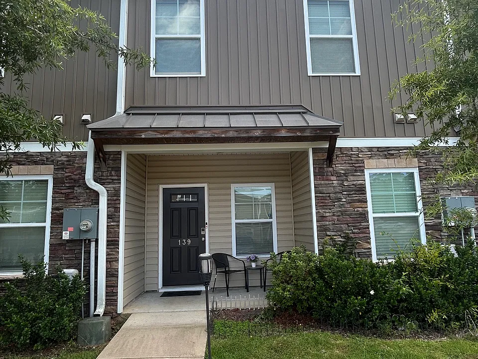 139 Hunters Grove Dr