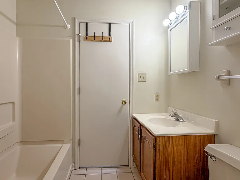 208 Greenview Dr — Photo 21