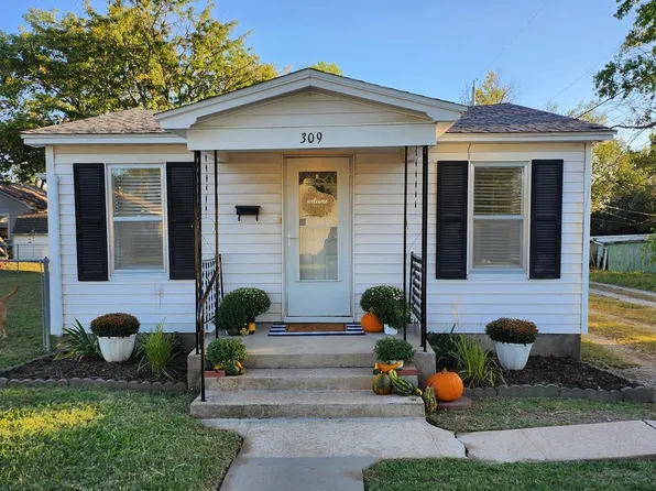 309 W Elm St, Independence, KS 67301